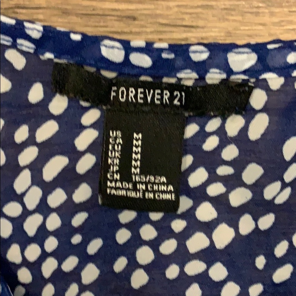 Flowy pattern top - Picture 2 of 2